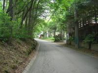 �~�n�ɐڂ��铹�H