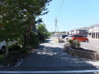 �~�n�ɐڂ��铹�H